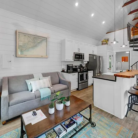 Cozy Island Cottage